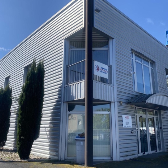 Résidences 81 : Local / Bureau | ALBI (81000) | 182.00m2 | 2 100 € 