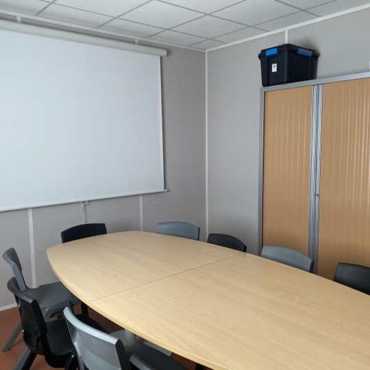  Résidences 81 : Local / Bureau | ALBI (81000) | 182 m2 | 2 100 € 