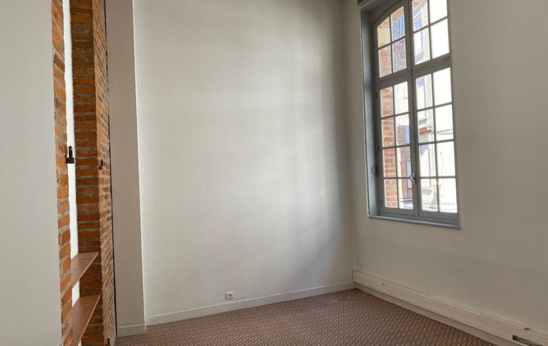 Résidences 81 : Other | ALBI (81000) | 145 m2 | 950 € 