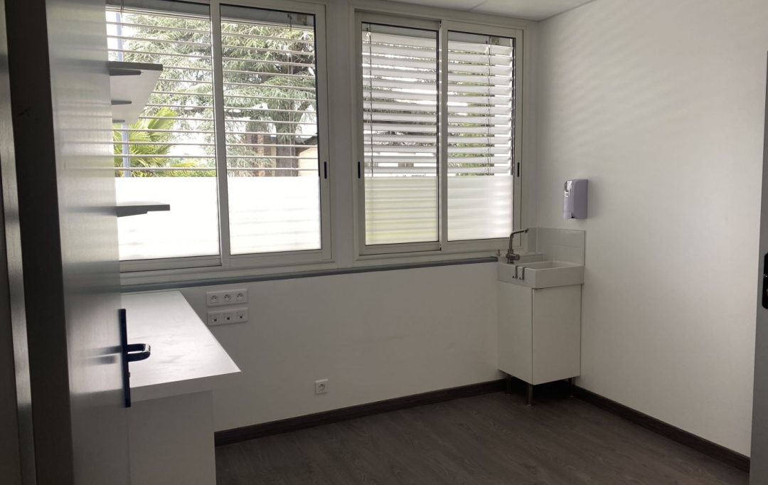 Résidences 81 : Local / Bureau | CARMAUX (81400) | 48 m2 | 780 € 