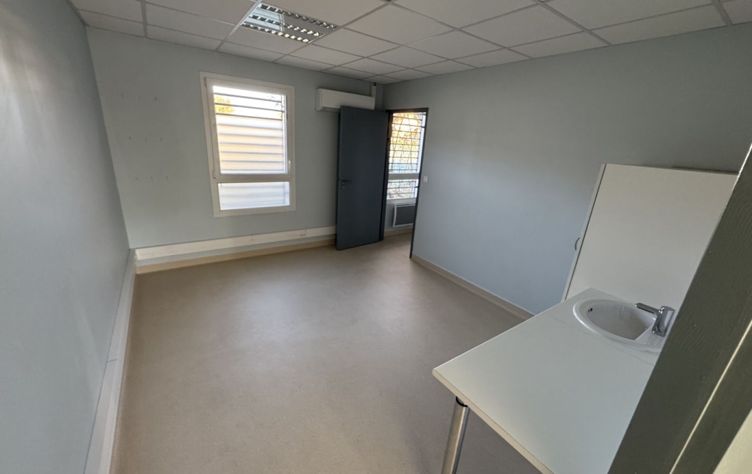 Résidences 81 : Local / Bureau | LABOUTARIE (81120) | 23 m2 | 250 € 