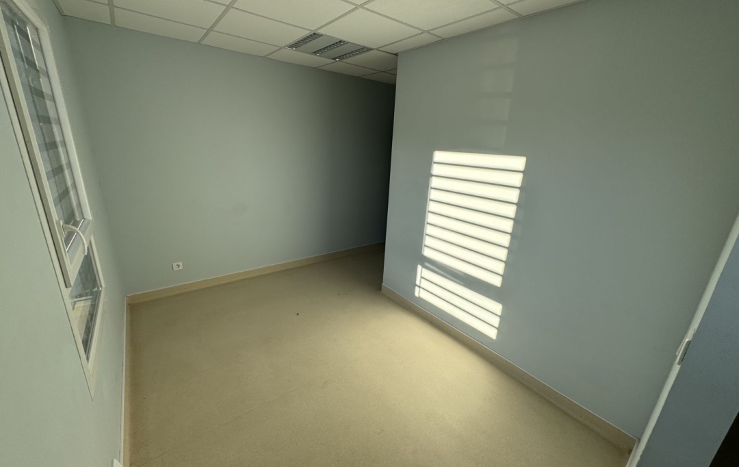Résidences 81 : Local / Bureau | LABOUTARIE (81120) | 23 m2 | 250 € 