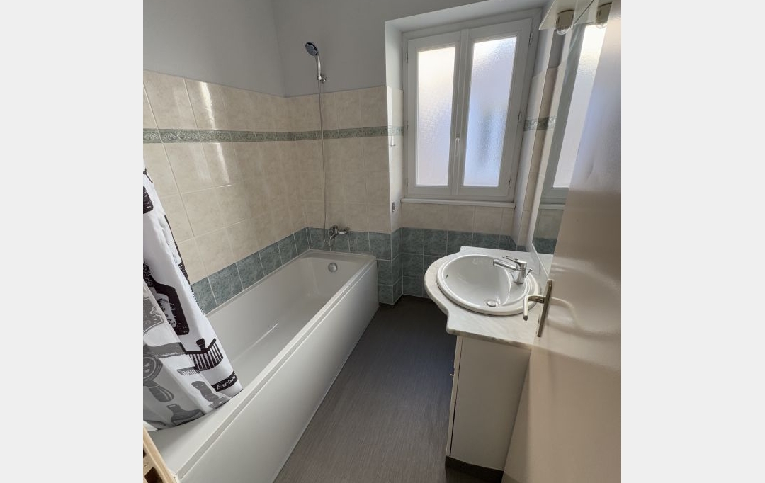Résidences 81 : Apartment | REALMONT (81120) | 94 m2 | 670 € 
