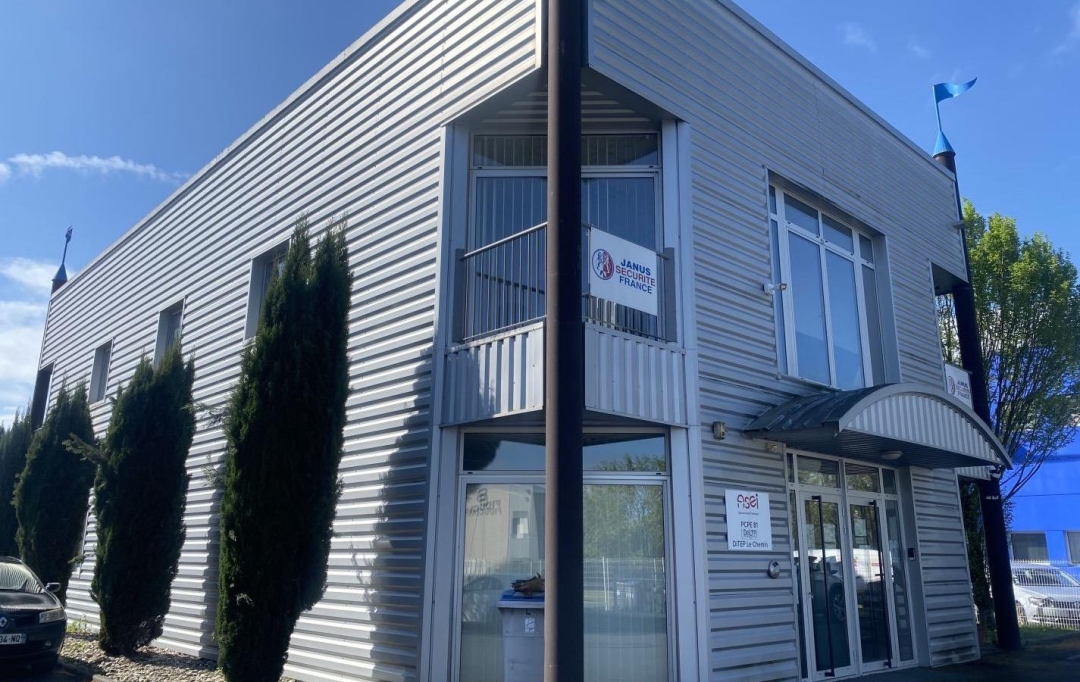 Résidences 81 : Local / Bureau | ALBI (81000) | 182 m2 | 2 100 € 