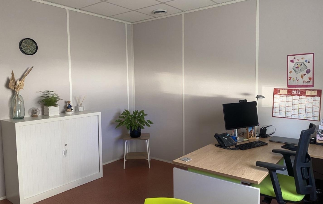 Résidences 81 : Local / Bureau | ALBI (81000) | 182 m2 | 2 100 € 
