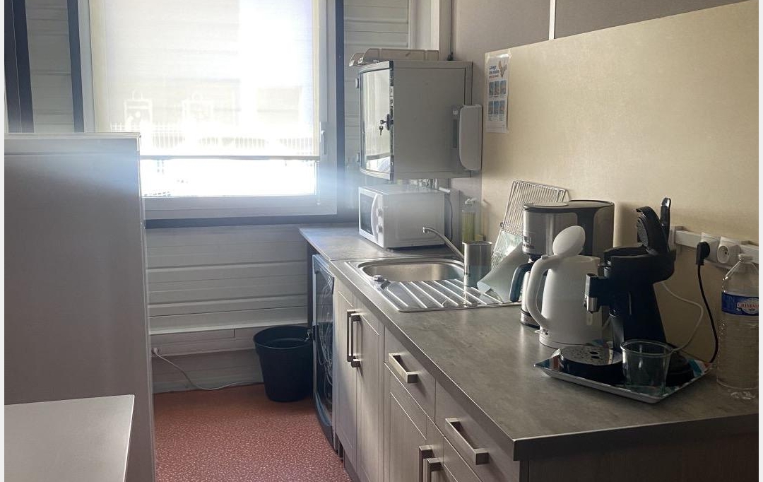 Résidences 81 : Local / Bureau | ALBI (81000) | 182 m2 | 2 100 € 