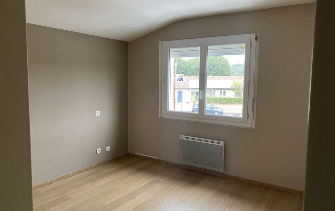 Résidences 81 : Local / Bureau | SAINT-JUERY (81160) | 75 m2 | 700 &euro; 