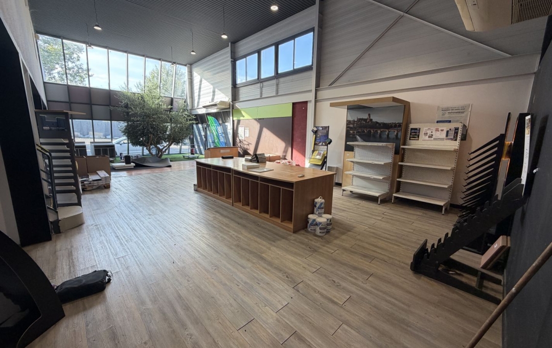 Résidences 81 : Local / Bureau | PUYGOUZON (81990) | 700 m2 | 475 000 &euro; 
