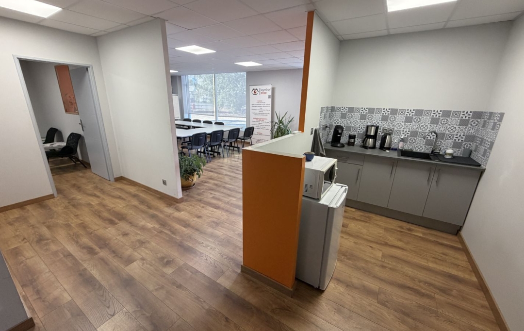 Résidences 81 : Local / Bureau | PUYGOUZON (81990) | 700 m2 | 475 000 &euro; 