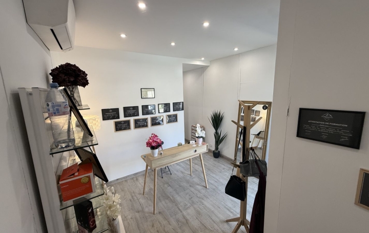 Local commercial   ALBI  50 m2 425 € 